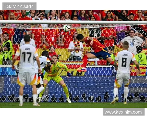 曼佐基头球破门助力大连英博迎来关键胜利展现强大团队精神