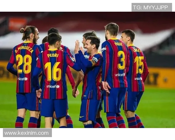 巴塞罗那官方宣布梅西今夏离队，引发球迷狂热讨论