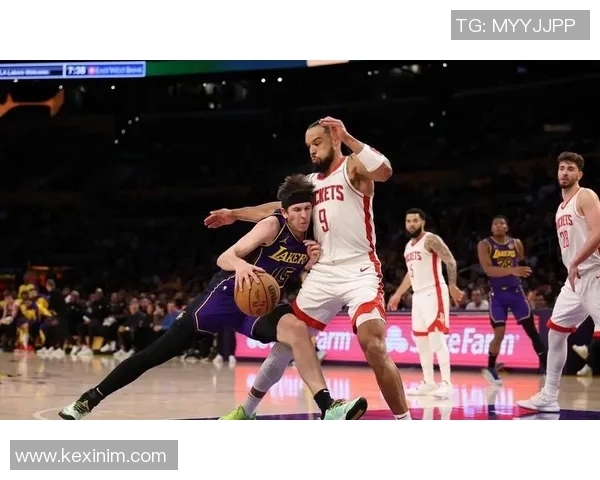 湖人主场大胜火箭，轻松领先进入次轮