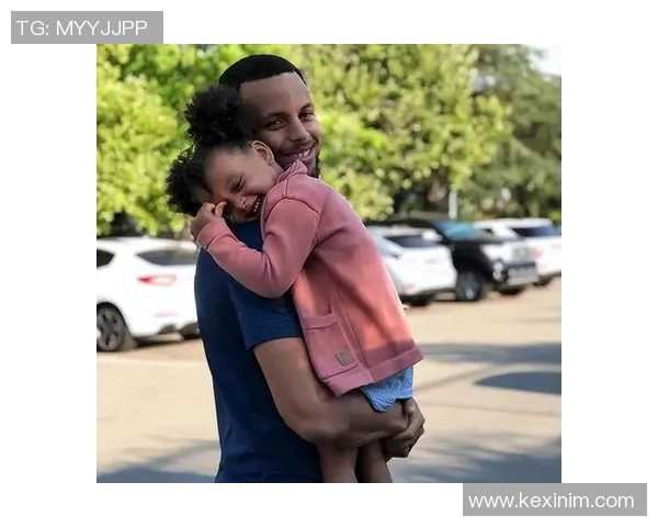 库里在社交媒体上晒出家人欢乐时光,粉丝纷纷点赞 库里在社交媒体上晒出家人欢乐时光,粉丝纷纷点赞